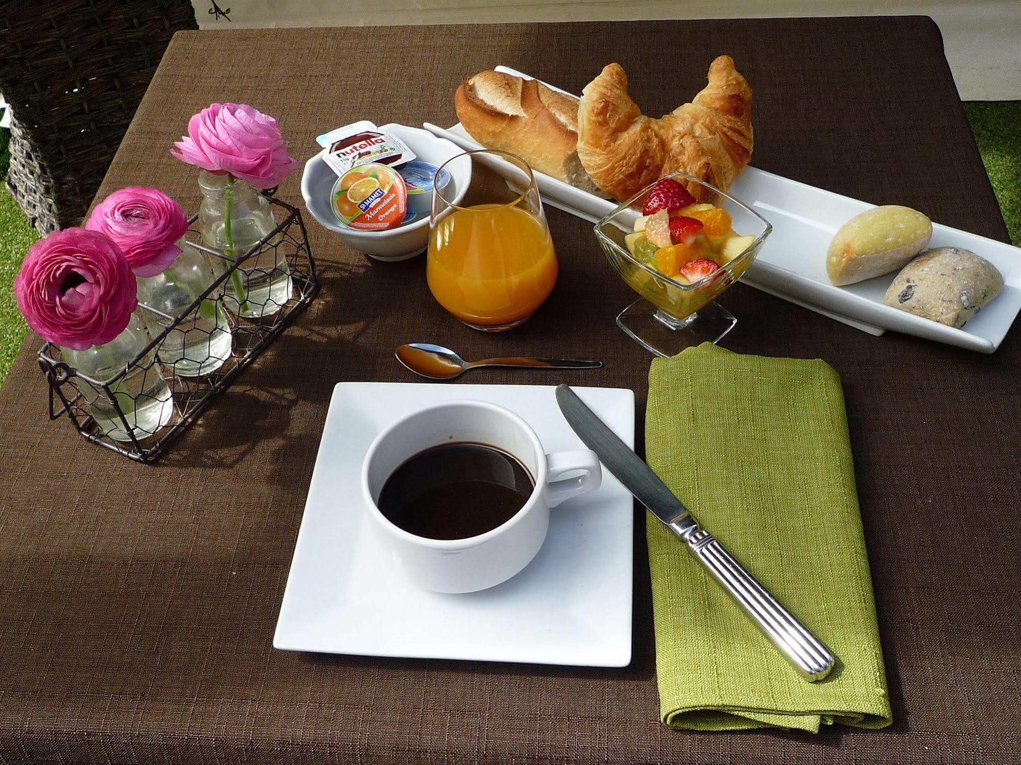 Logis Hotel La Feniere La Bouilladisse Zewnętrze zdjęcie